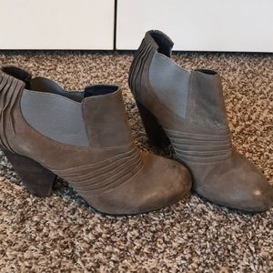 Vince Camuto Short boots / Booties - Gray/Mushroom Color